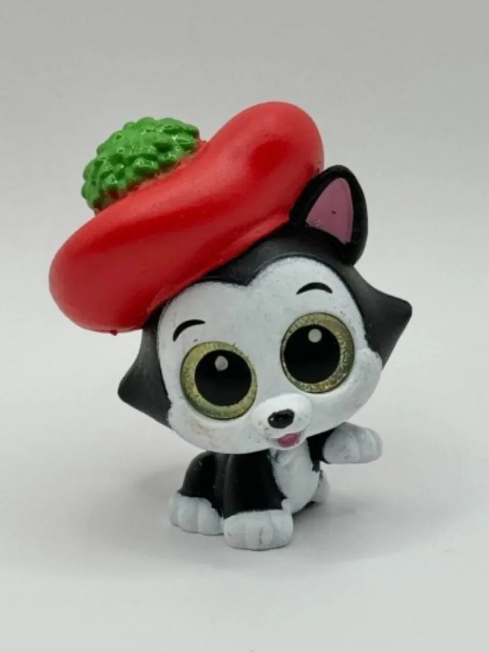 ULTRA RARE Let's Go Series 1 International Figaro Pom-Pom Beret Disney Doorable